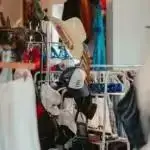 2.hand - Clothes - Woman